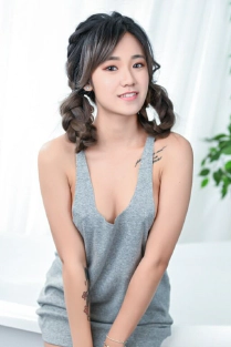 Han Tang's Nude Picture